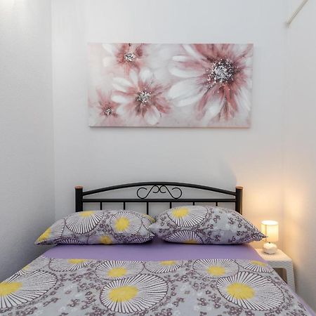 Apartment Leo Трогир Екстериор снимка