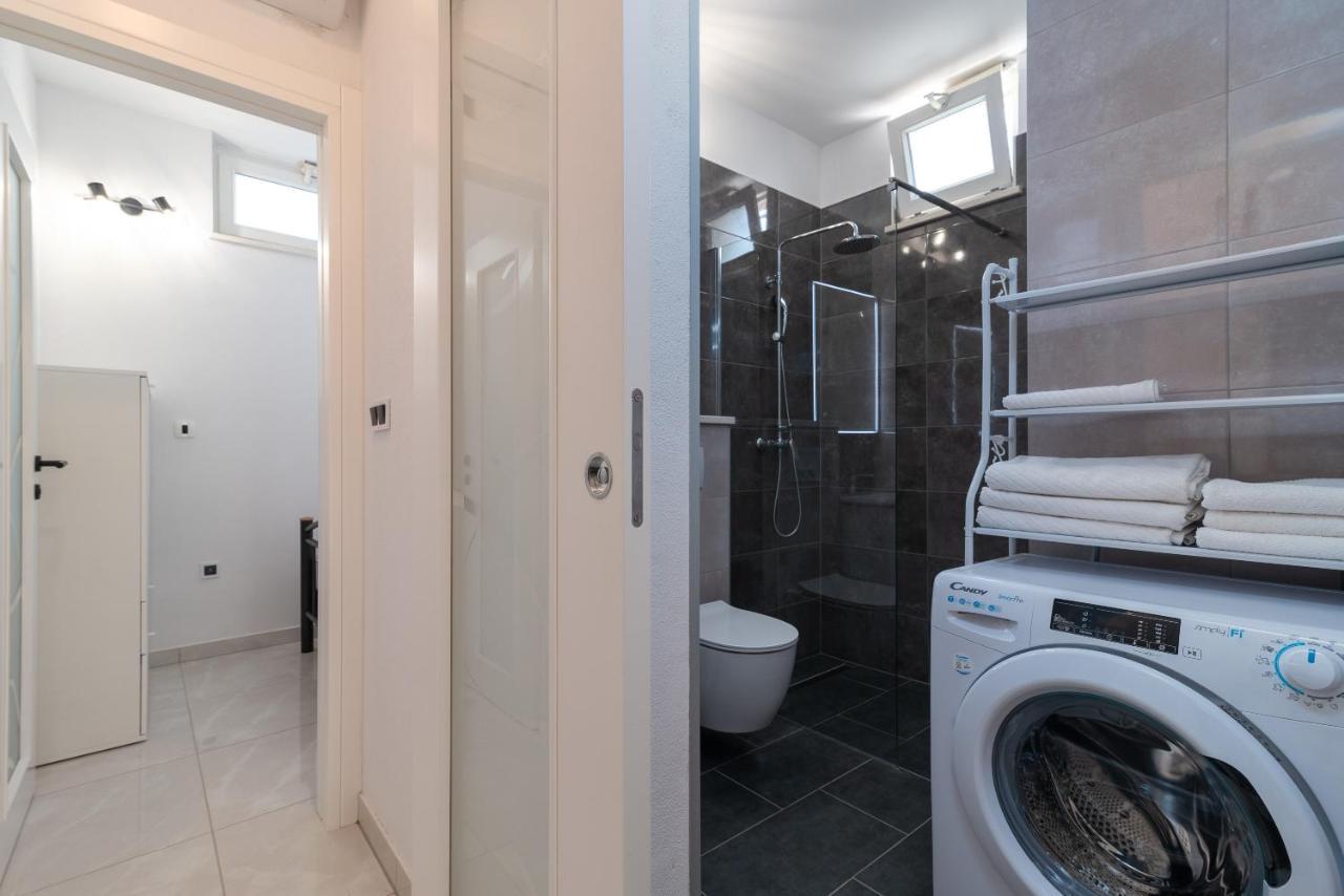 Apartment Leo Трогир Екстериор снимка