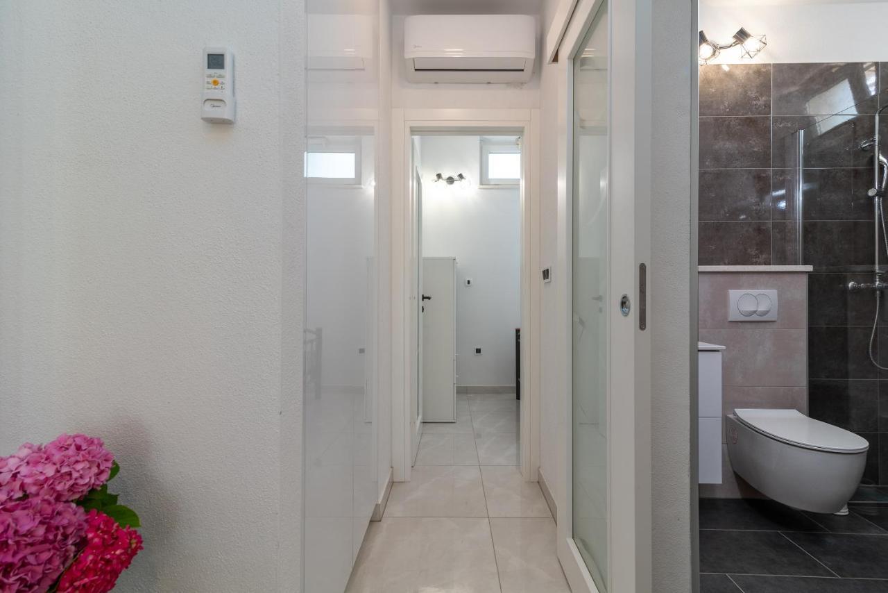 Apartment Leo Трогир Екстериор снимка