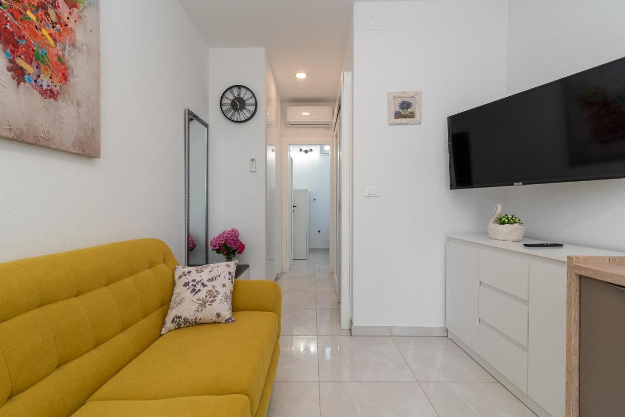 Apartment Leo Трогир Екстериор снимка