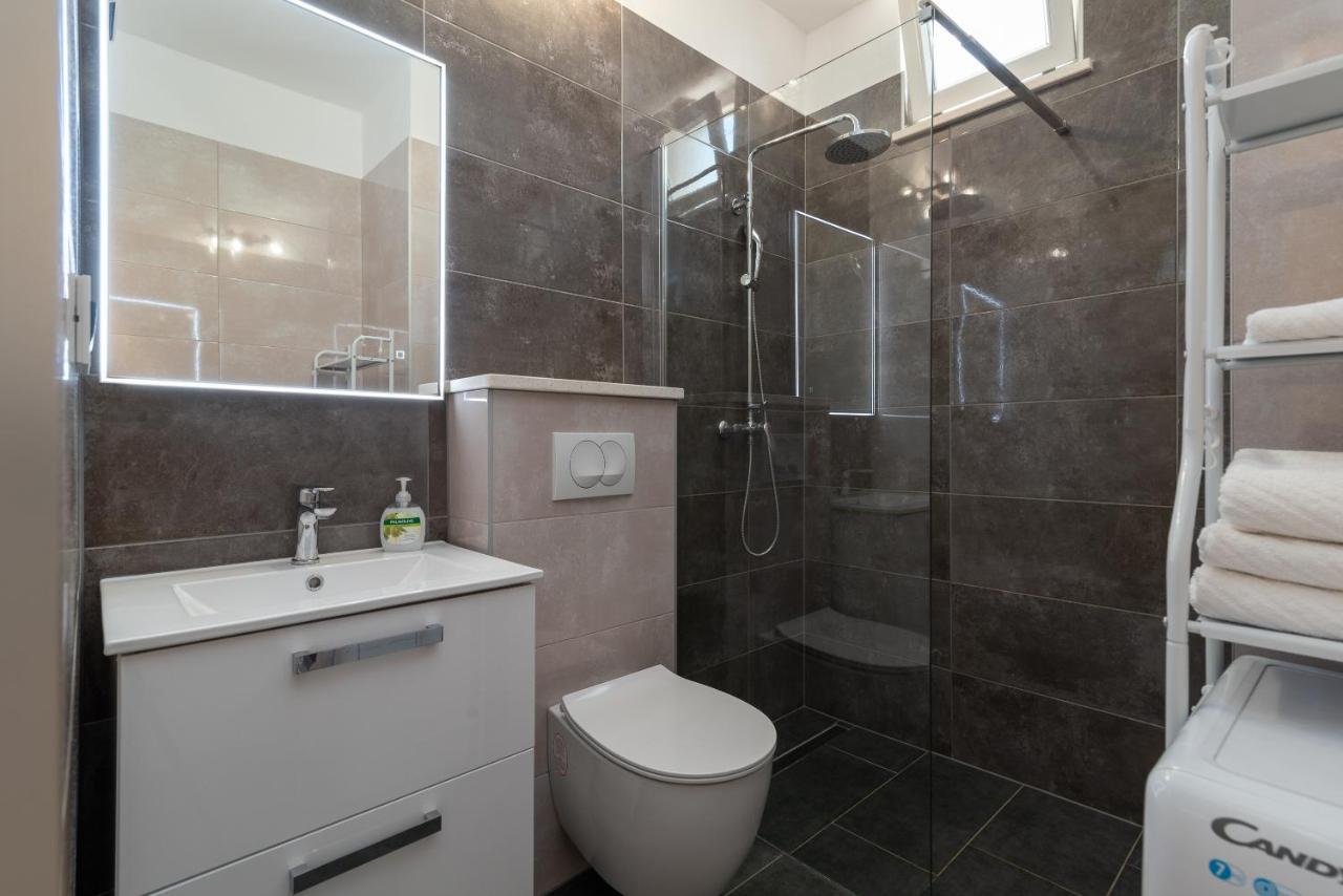 Apartment Leo Трогир Екстериор снимка