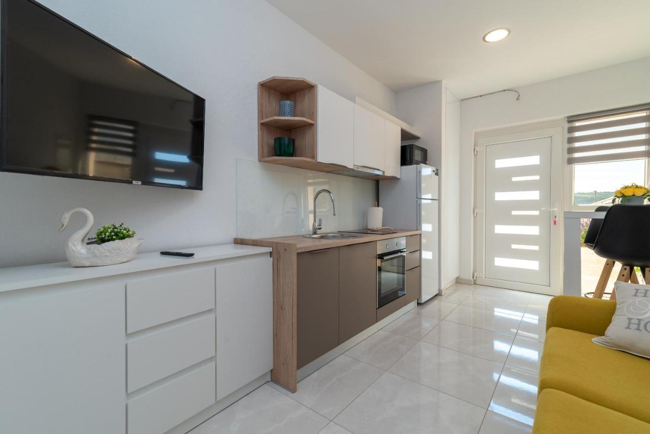 Apartment Leo Трогир Екстериор снимка