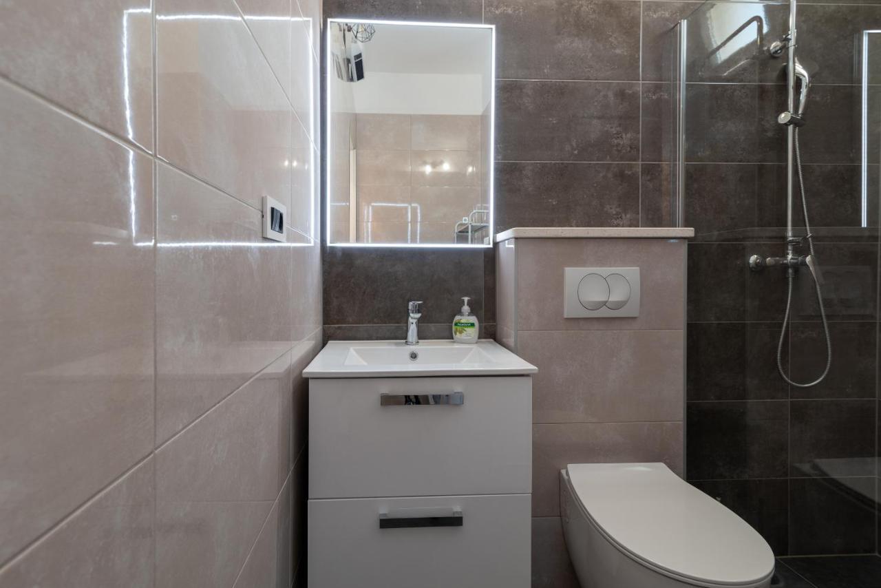 Apartment Leo Трогир Екстериор снимка