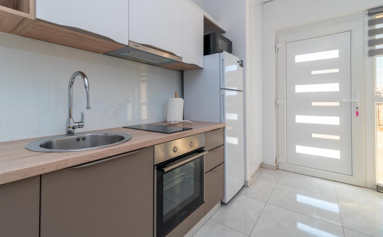 Apartment Leo Трогир Екстериор снимка