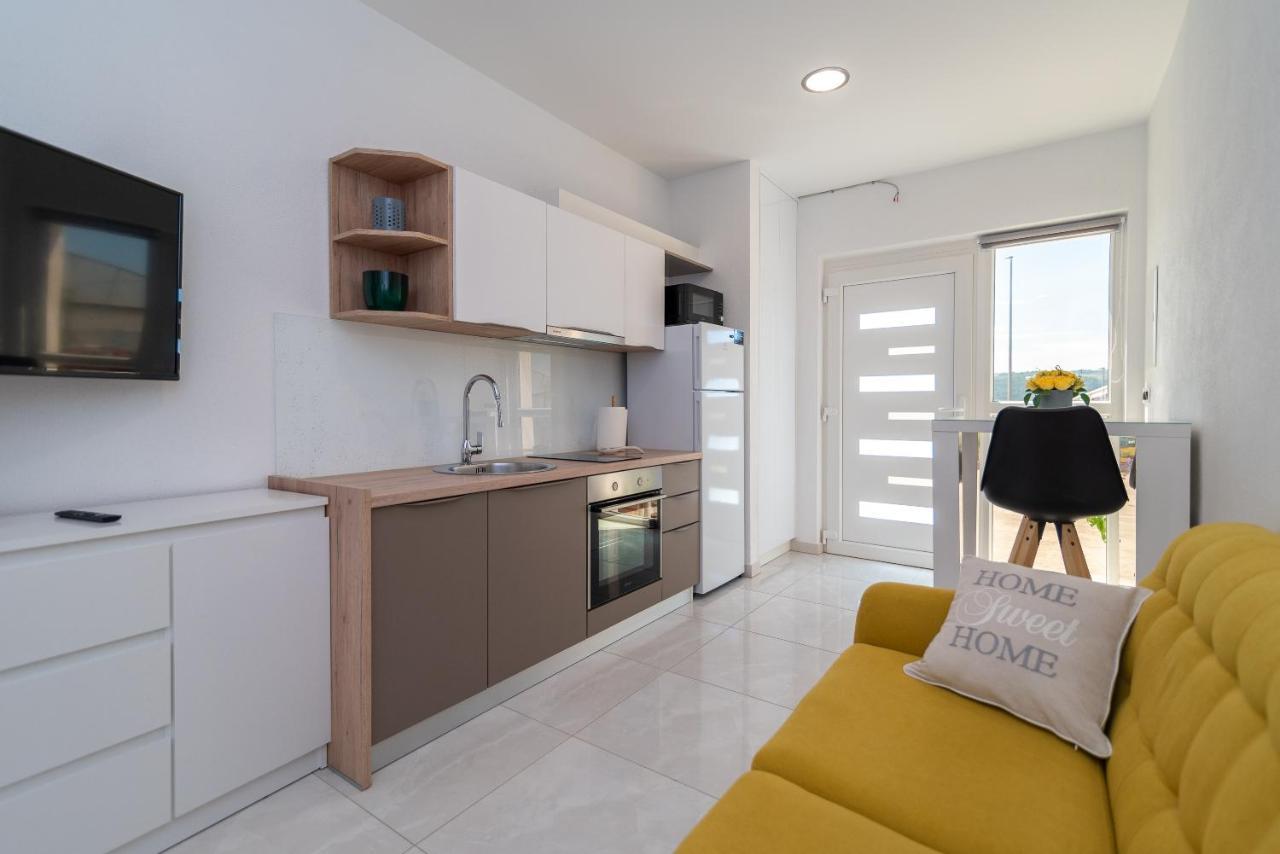 Apartment Leo Трогир Екстериор снимка