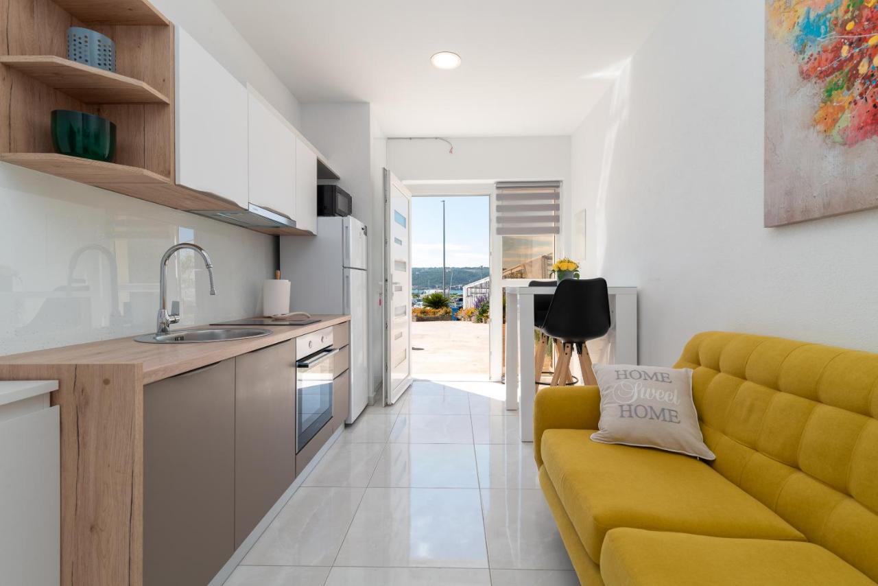 Apartment Leo Трогир Екстериор снимка